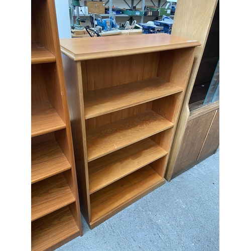 322 - 4 Shelf bookcase