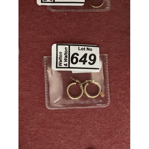 649 - Pair of 9ct gold hinged earrings