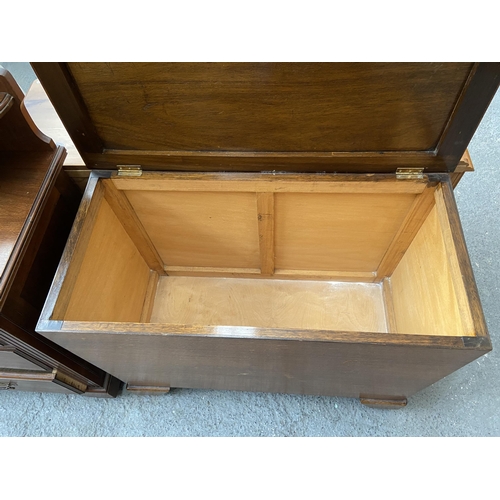 325 - Large oak blanket box