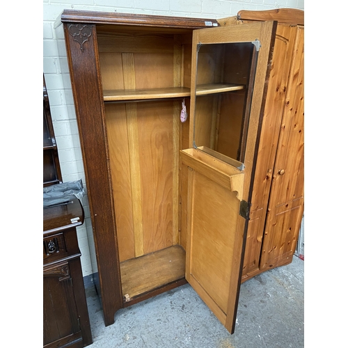 345 - Vintage single wardrobe