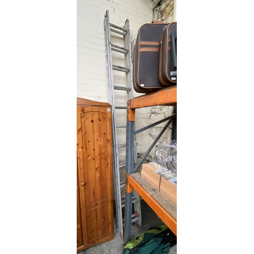 357 - Alloy extension ladders