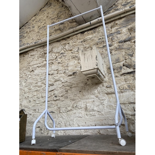 361 - Clothes rail