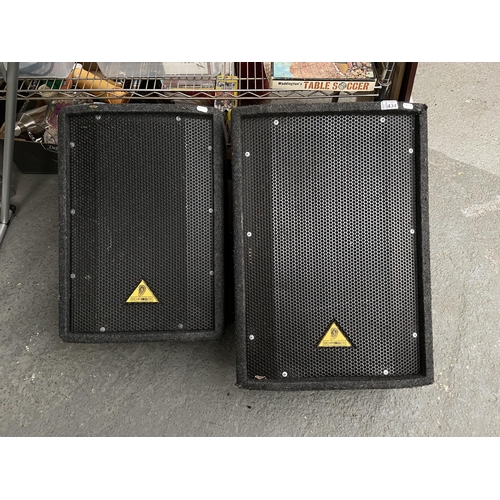 434 - 2 Behringer speakers