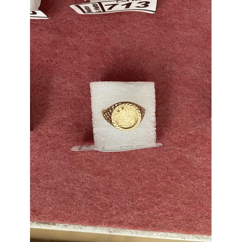 714 - 9ct gold 'St George' ring