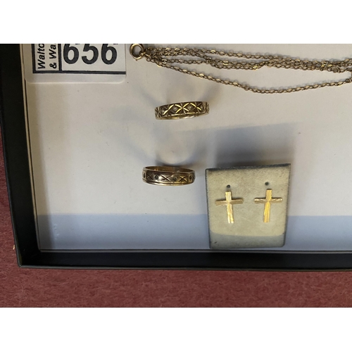 569 - Box containing 2 9ct gold rings and earrings etc (over 4g)