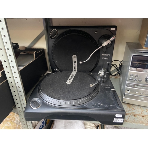 174 - 2 Numark turntables