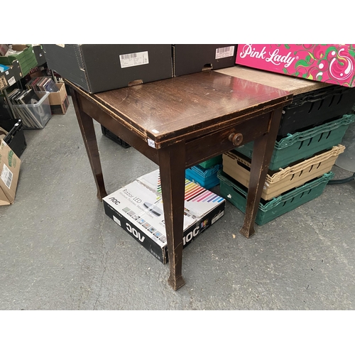 464 - Rotating top kitchen table