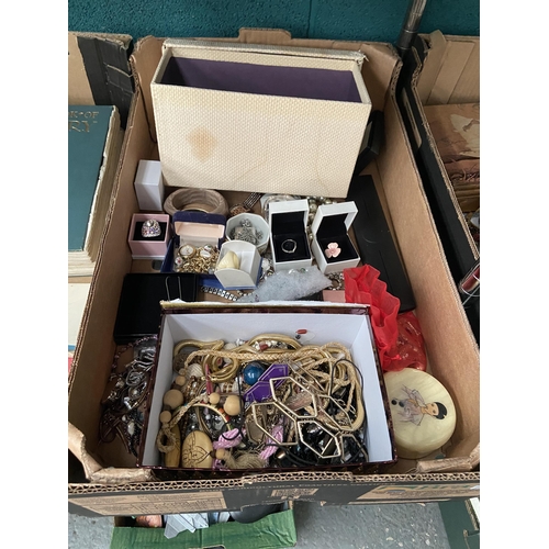 528 - Box containing costume jewellery