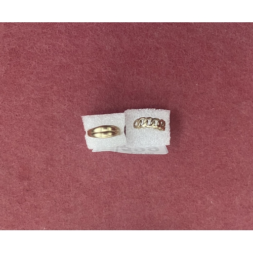 599 - 2 Children's 9ct gold rings