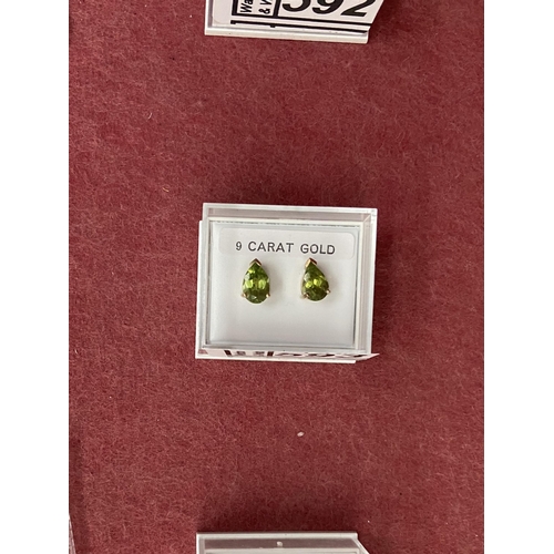 593 - 2 Pair of 9ct gold earrings