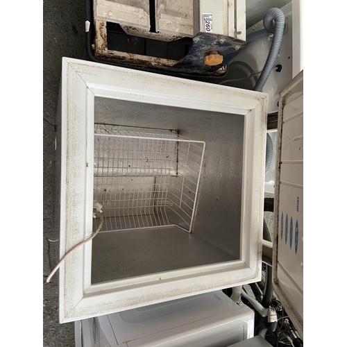 262 - 60cm chest freezer