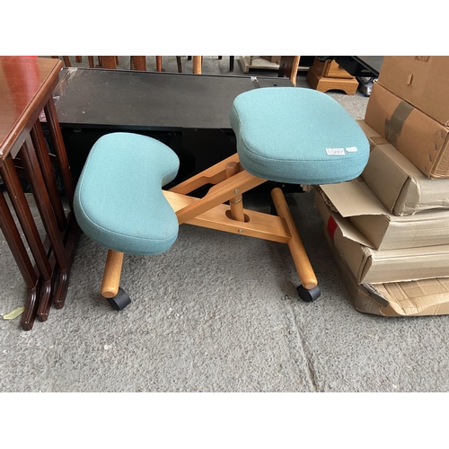 287 - Posture stool