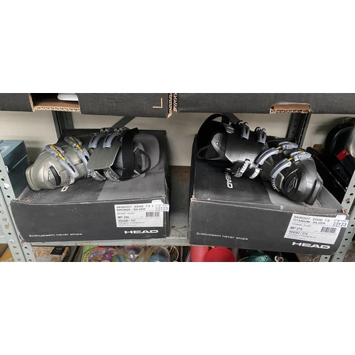 123 - 2 Pair of ski boots