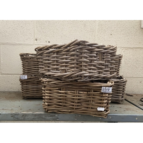 19 - 6 Wicker storage boxes