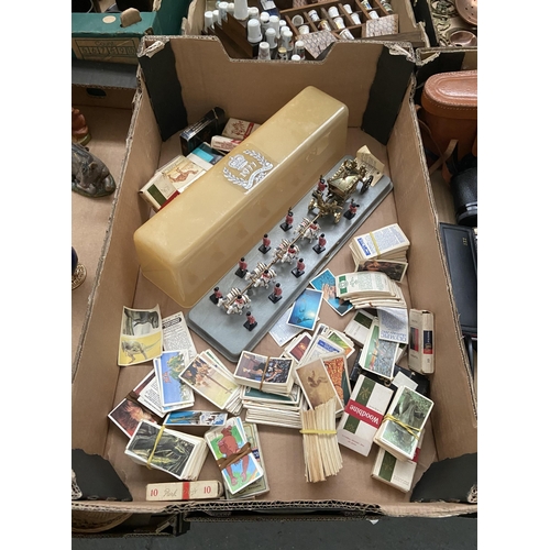 94 - Box containing Queen's jubilee state coach and collectible cigarette cards