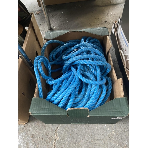 208 - Box containing nylon tow rope