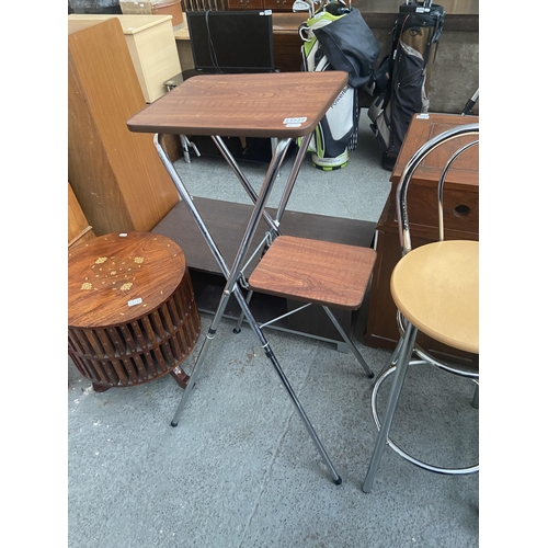 334 - Fold-away projector stand