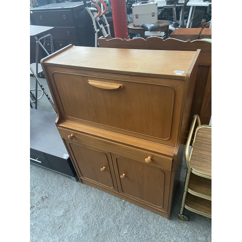 343 - Drop down bureau