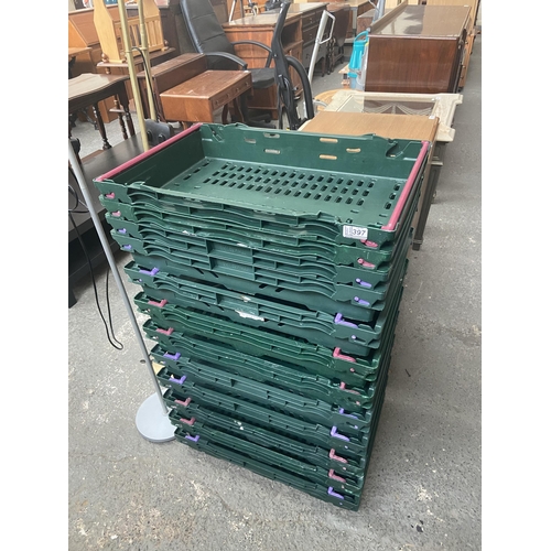 397 - Approx 12 stacking trays