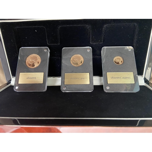 1010 - 2018 Commemorative sovereign set with case (quarter, half and full) - Only 10% buyer's premium