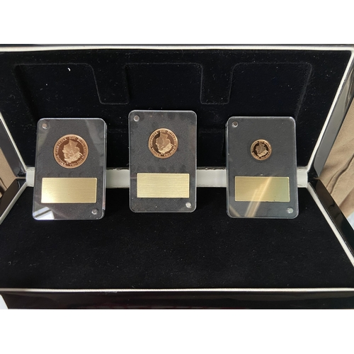 1010 - 2018 Commemorative sovereign set with case (quarter, half and full) - Only 10% buyer's premium