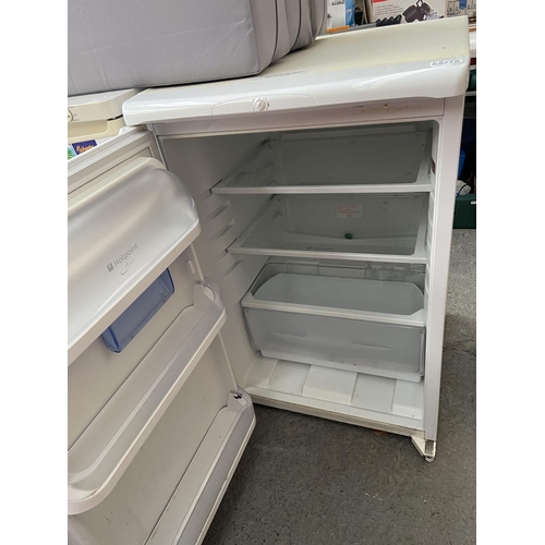 318 - Hotpoint under counter fridge