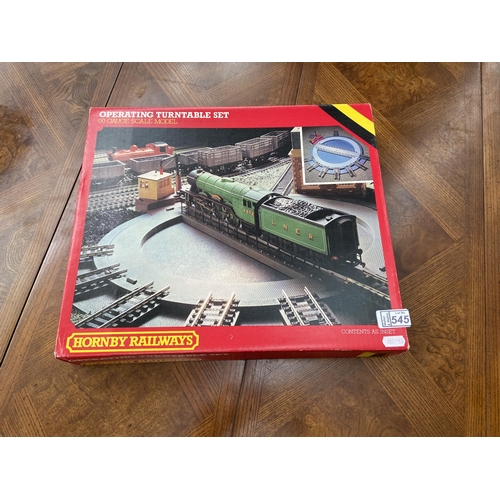 545 - Hornby operating turntable set