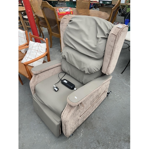 548 - Modern riser recliner