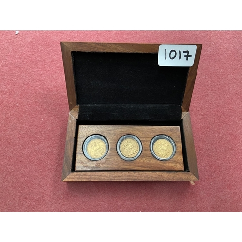 1017 - 3 Full sovereigns with display case (1882, 1892 & 1893) - Only 10% buyer's premium