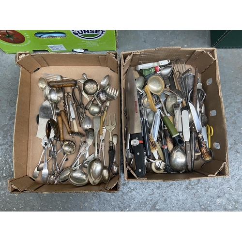 82 - Quantity of vintage cutlery