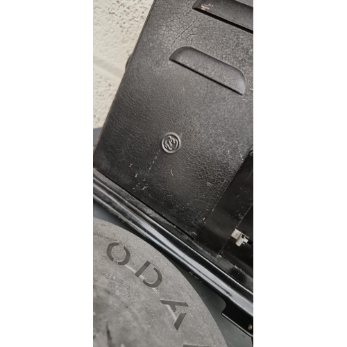 40 - Vintage movie projector