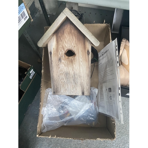 142 - Bird box with wireless camera