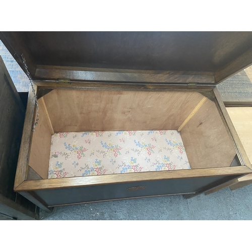 343 - Vintage bedding box