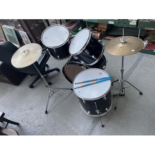 649 - Performance Percussion drum set