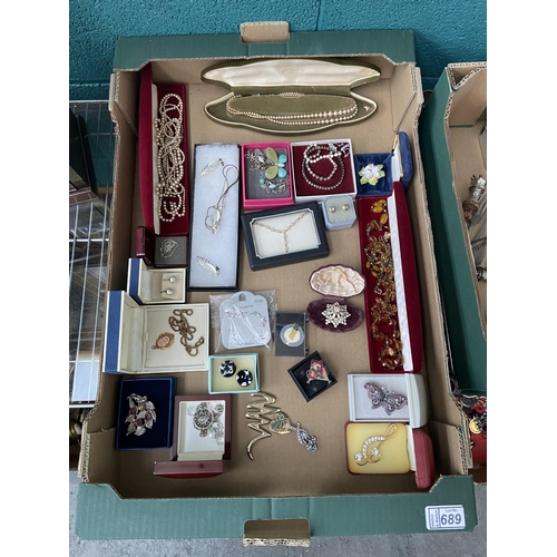 689 - Box containing costume jewellery