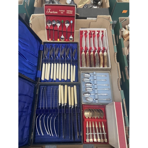 88 - Quantity of cutlery sets and coffee bean spoons