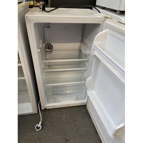 256 - Under-counter fridge