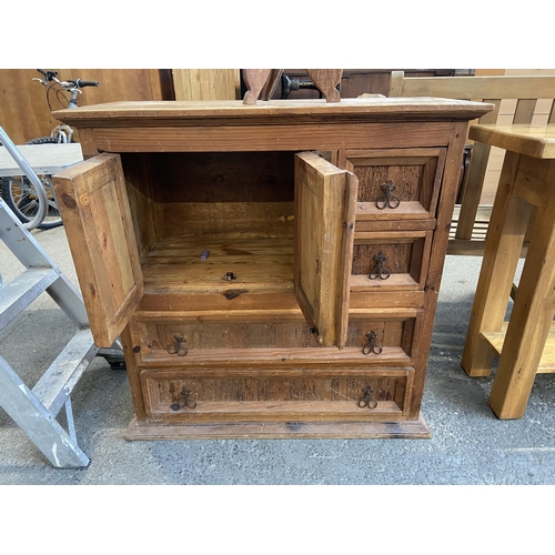 267 - Hardwood 2 door 4 drawer unit