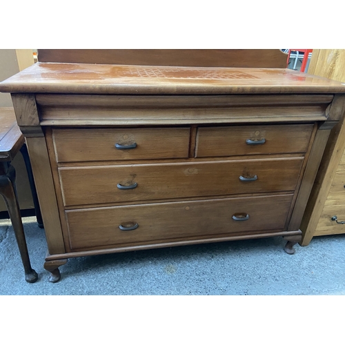 290 - Vintage 2 over 2 chest of drawers