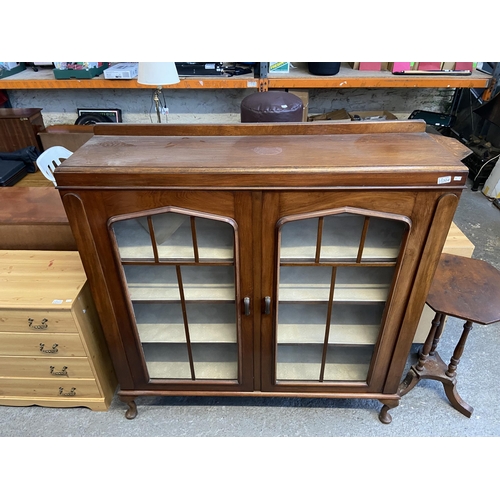 304 - Mid-century display cabinet