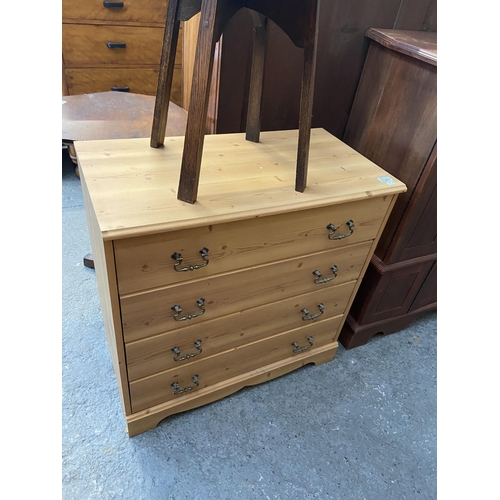 307 - 4 Drawer chest of drawers