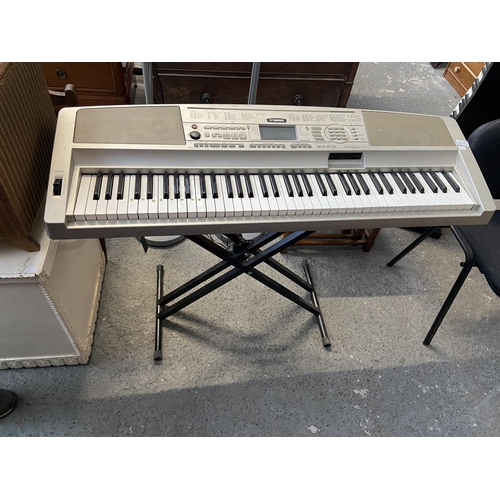 312 - Yamaha keyboard and stand