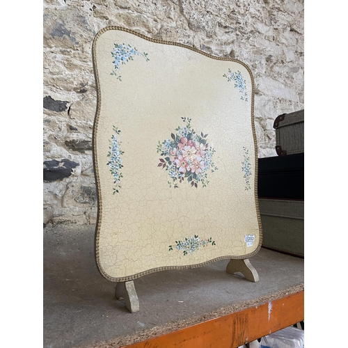 353 - Vintage fire screen