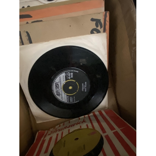 72 - Box containing soul and northern soul singles