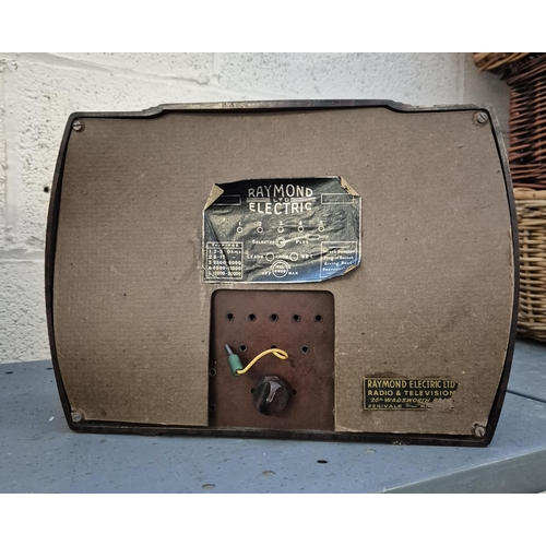 19 - Vintage bakelite Raymond radio