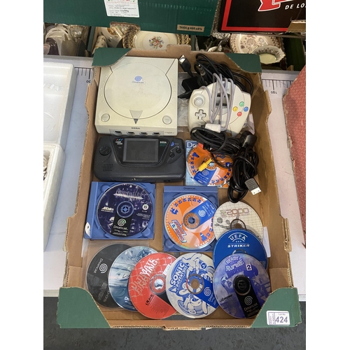 424 - Box containing Sega Dreamcast and games etc