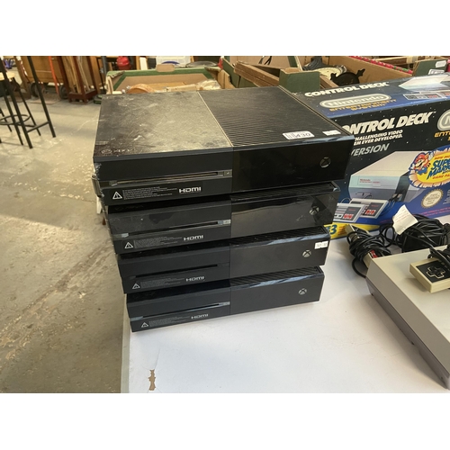 430 - 4 Xbox One consoles
