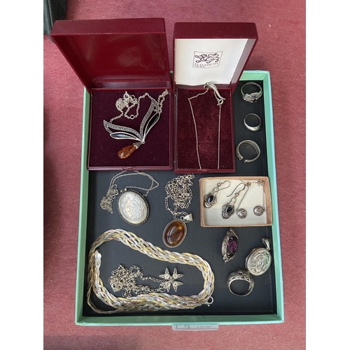 560 - Box containing silver jewellery etc