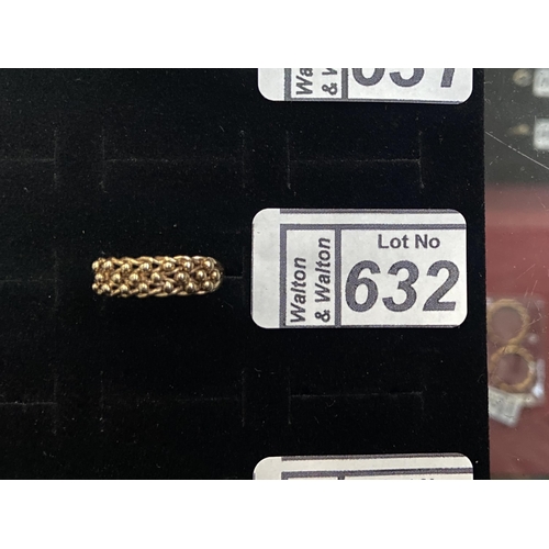 632 - 9ct Gold keeper ring, size R - Only 10% buyer's premium