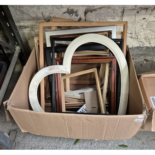 427 - Quantity of picture frames